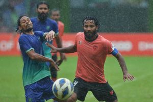 ފަހު ވަގުތު ދެ ގޯލު ޖަހައި އީގަލްސް އިން އުންމީދު ދަމަހައްޓައިފި
