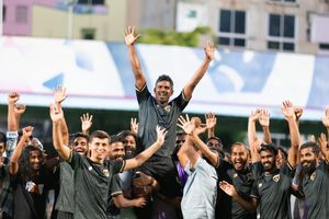 އީގަލްސްގެ ކޯޗަކަށް ބެންޖޯ ހަމަޖައްސައިފި