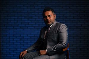 ޝިޔާމް: ކުރު މުއްދަތެއްގެ ތެރޭގައި އިދިކޮޅުގެ މުހިންމު އަޑަކަށް
