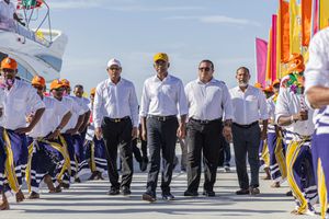 ސިޔާމްގެ ދ. އަތޮޅުން ރައީސަށް ބޮޑު ތާއީދެއް