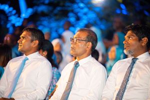 "ޑިމޮކްރެޓުން ވަކި ބަޔަކާ ވާހަކަ ނުދައްކަން ނިންމައިފައެއް ނެތް"