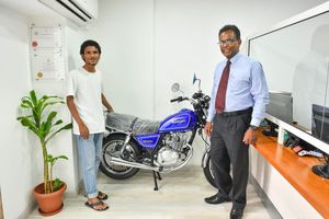 ލަކީޑްރޯގެ ސައިކަލު އީވާން އަށް ވީ އުފަންދުވަހުގެ ހަދިޔާ އަކަށް!