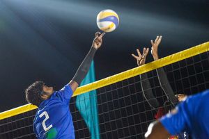ވޮލީބޯލް ވެޓެރަންސް ދެ ޓީމު ވެސް ފެށީ މޮޅަކުން 