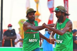 ޑެންޒޯ އާއި ކޯކޭގެ ޕެއާ އަށް ފުރަތަމަ މޮޅު