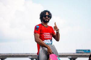 އިތުބާރާ އެކު އަޝްރަފް އަނެއްކާ ވެސް ޗެމްޕިއަނުންގެ ސަފަށް