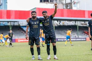 ވެލެންސިއާ ބަލިކޮށް އީގަލްސް އިން ހަމަޖެހިލައިފި 