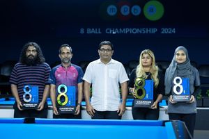 8 ބޯލް ޗެމްޕިއަންޝިޕްގެ ތަށި އަޒްރާ އާއި ސުވައިދު އަށް 