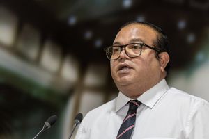 އަސްލަމް ވިދާޅުވަނީ މައްސަލަ ހުއްޓުވިޔަސް އިތުބާރު ނެތްކަމަށް