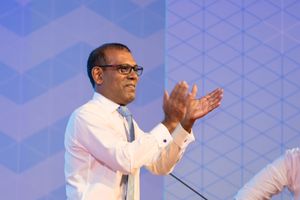 އިތުބާރުނެތްކަމުގެ މައްސަލައަށް ނަޝީދު ހަޖޫ ޖައްސަވައިފި