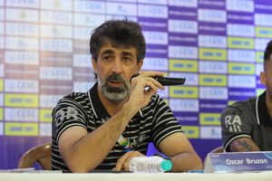 ރާއްޖޭގައި ކުޅެނީ މޮޅުވާން، ބޭރުގައި ބަލަނީ ބަލިނުވޭތޯ: އޮސްކާ