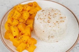 ރެސިޕީ: ސްޓިކީ ރައިސް ވިތު މެންގޯ