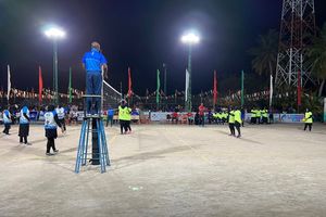 އެޓޯލް ވޮލީބޯލް ޗެމްޕިއަންޝިޕް: ފުރަތަމަ މޮޅު މަގޫދޫ އަށް