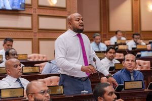 "ކުޅިވަރު ކުރިއެރުވޭނީ ކުޅިވަރު ސިޔާސީ ކުރުން ހުއްޓާލައިގެން"