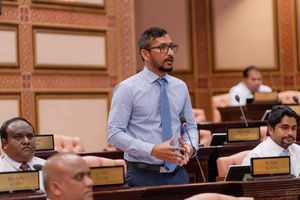 "ރިސޯޓު އޯނަރުން ނުރުހިދާނެ، އެކަމަކު ޓެކްސް ބޮޑު ކުރަންޖެހޭ"