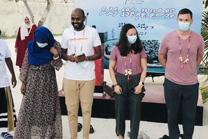 ހޯމްސްޓޭ އާއެކު ދިއްގަރަށް ބޮޑު ޝަރަފެއް