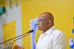 ހަނިމާދޫ އެއާޕޯޓްގެ މަސައްކަތް މުއިއްޒު ހުއްޓުވާނެ: ޝާހިދު