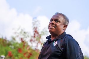 މޯހަންގެ ފޯކަސް ބަހަަނާއެއް ނުދައްކައި އަބަހާނީ އަތުން މޮޅުވާން