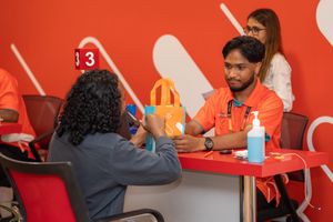 ދިރާގުން ޕްރީއޯޑާކުރި ކަސްޓަމަރުންނަށް ފޯނު ހަވާލުކުރަން ފަށައިފި