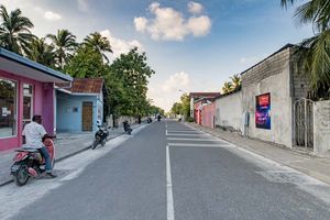 Tied up man's head shaved off in Addu