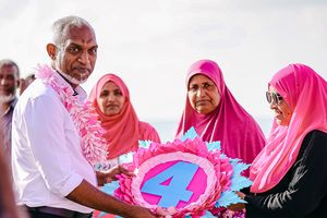 ސަރުކާރުގެ މަތީ ފަޑިން އަންހެނުންނަށް ޖާގަ ދޭނަން: މުއިއްޒު