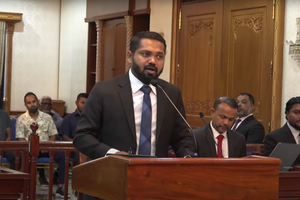 "ބަދަލުން އާންމުންގެ ބާރު ގެއްލޭ، ނިޒާމު ވެސް އެކަން ނުދަނޭ"
