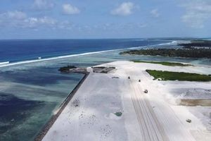 ފަރެސްމާތޮޑާ އެއާޕޯޓަށް ގިނަ އަދަދެއްގެ މުވައްޒަފުން ހޯދަނީ