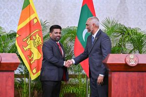Talks to begin ferry service between Colombo and Male' 