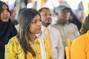 ރޮޒެއިނާ އެދެނީ ހުޅުޖެހި މީހުންނަށް ރައްދު ނުދޭން 