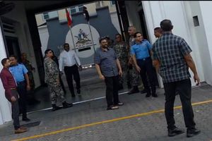 ފުލުހުންނާއި ސިފައިންގެ އިސްވެރިންގެ ކުއްލި ބައްދަލުވުމެއް