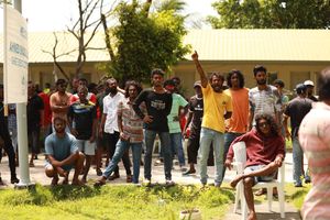 President urges protesting fishermen to choose dialogue