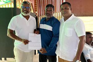ހެނބަދޫ ރައީސް ޕާޓީ ބަދަލުކުރުމާއެކު މައްސަލަ އީސީއަށް 