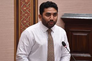 އަމީންއާއެކު ގިނަ ބައެއްގެ މައްސަލަ ފައިލްކޮށްފި