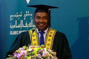 "މަތީ ތައުލީމަށް ލޯބި އިތުރުވިޔަސް އަހުލާގުން އެ ކަމެއް ނުފެނޭ"