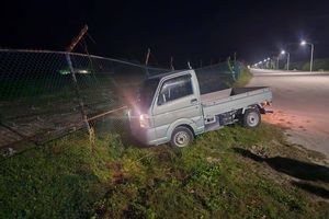 Second pickup crashes into Kulhudhuffushi airport fence