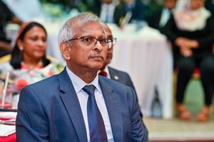 ޗާޕުކުރި ފައިސާ ހިފެހެއްޓީ ޑޮލަރުގެ އަގު ހިފަހައްޓަން: ގަވަރުނަރު