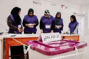 އީފާސް މެދުވެރިކޮށް ނޫނީ ޕާޓީތަކަށް މީހުން ނުވެއްދޭ ގޮތް ހަދައިފި