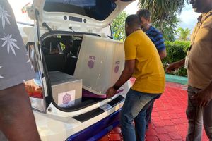ވޯޓު ފޮށިތައް މަރުކަޒުތަކަށް ގެންދަން ފަށައިފި