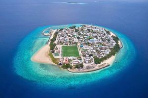 Woman found dead with injuries in Holhudhoo