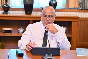 ސްޓޫޑެންޑް ލޯނަށް ދޫކުރީ މިދިޔަ އަހަރަށްވުރެ 140 މިލިއަން މަދުން