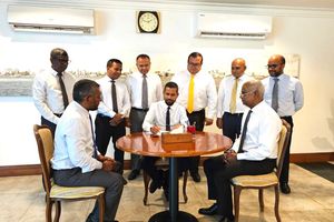 އިސްދޫ މެމްބަރު އަލީ ހަމީދު އެމްޑީޕީއަށް ސޮއިކޮށްފި