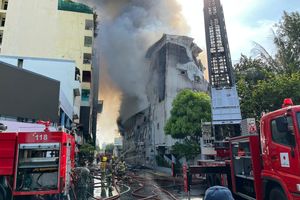 Fire halts three Ministries' operations