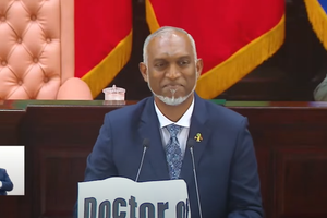 މަޖިލީހުގެ ތަޅުމުގައި އެމްޑީޕީގެ މެންބަރުން އިހުތިޖާޖުކުރަނީ