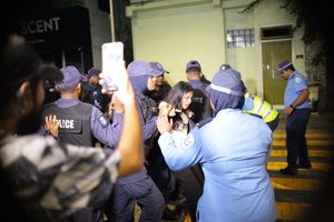 ރައީސް ދެއްކެވި ވާހަކަތަކާ ގުޅިގެން ޝިމަން ދޫކޮށްލަން އެދިއްޖެ