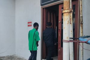 ނައީމާ މަރުގެ ޝަރީއަތް ފަށައިފި: ތިން މީހުން އައީ ވަކީލުންނާ އެކު