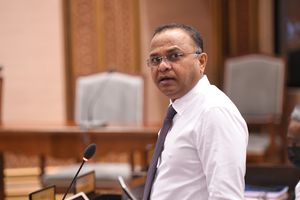 ޕީއެންސީއަށް މެމްބަރުން ގެންދަން ރިޝްވަތު ދޭ ކަމުގެ ތުހުމަތު