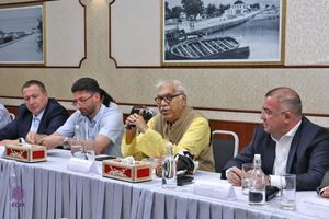 International observers praise EC