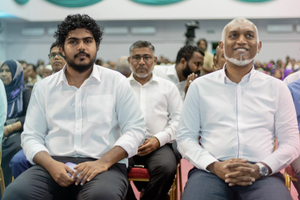 ކައުންސިލްތައް ވަކިކުރުމާ ދެކޮޅަށް ވޯޓުލުމަށް އަޒާން ގޮވާލައިފި