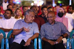 ނަޝީދުގެ ސަޕޯޓަރުންނާއި ޕީޕީއެމްގެ ވެރިން އަލަށް އެއް ގަލަކަށް 