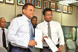 ނާޒިމާއި އުމަރު ވެސް މާލީ ބަޔާން ހުށަހަޅައިފި