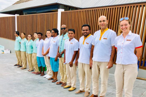 Resort workers urged not to accept salary in Rufiyaa